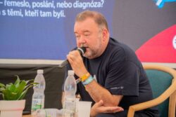 Z besedy "Váleční reportéři" na COlors of Ostrava 22. července 2023. Z besedy "Váleční reportéři" na COlors of Ostrava 22. července 2023.