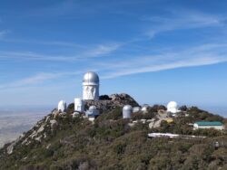 Z fotografování na observatoři Kitt Peak. Foto: NOIRLab expedition. Z fotografování na observatoři Kitt Peak. Foto: NOIRLab expedition.