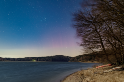 Polární záře 14. března 2022 nad Sečskou přehradou. Foto: Petr Horálek/FÚ v Opavě. Polární záře 14. března 2022 nad Sečskou přehradou. Foto: Petr Horálek/FÚ v Opavě.