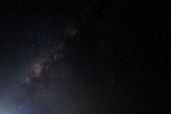 Popularizace astronomie formou přednášek a pozorování oblohy na ostrovech v Indickém oceánu. Foto: Soneva. Popularizace astronomie formou přednášek a pozorování oblohy na ostrovech v Indickém oceánu. Foto: Soneva.