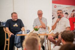 Z besedy "Váleční reportéři" na COlors of Ostrava 22. července 2023. Z besedy "Váleční reportéři" na COlors of Ostrava 22. července 2023.