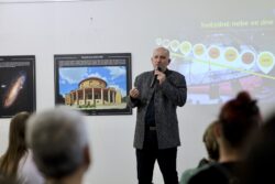 Vernisáž výstavy „100 let planetárií“ v OC Breda v Opavě 10. října 2023. Foto: Adam Hofer/FÚ v Opavě. Vernisáž výstavy „100 let planetárií“ v OC Breda v Opavě 10. října 2023. Foto: Adam Hofer/FÚ v Opavě.
