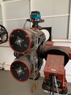 Z fotografování instrumentů observatoře Cerro Tololo. Foto: Juan Seguel. Z fotografování instrumentů observatoře Cerro Tololo. Foto: Juan Seguel.