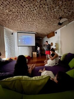Popularizace astronomie formou přednášek a pozorování oblohy na ostrovech v Indickém oceánu. Foto: Soneva. Popularizace astronomie formou přednášek a pozorování oblohy na ostrovech v Indickém oceánu. Foto: Soneva.