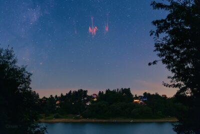 Červení skřítci nad Německem zachyceny od Sečské přehrady 21. července 2025. Foto: Petr Horálek/Fyzikální ústav v Opavě.