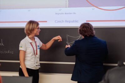 Obhajoba a oponování řešení patří k hlavním částem turnaje. Zdroj: FÚ v Opavě.