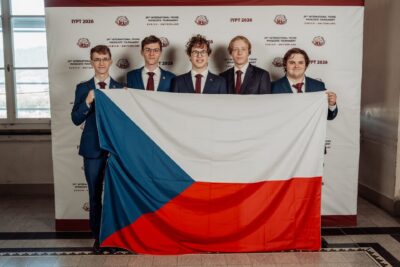 Český reprezentační tým na 39. ročníku IYPT v Curychu.. Zdroj: FÚ v Opavě.
